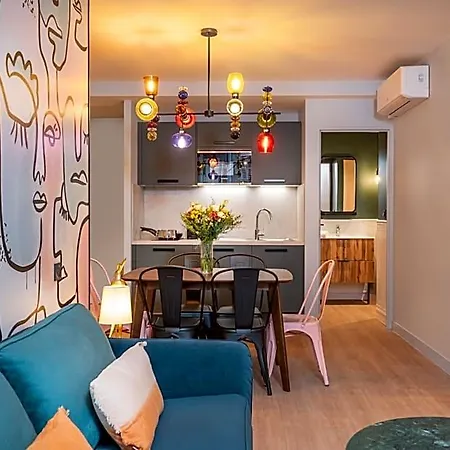 Aparthotel West 4*