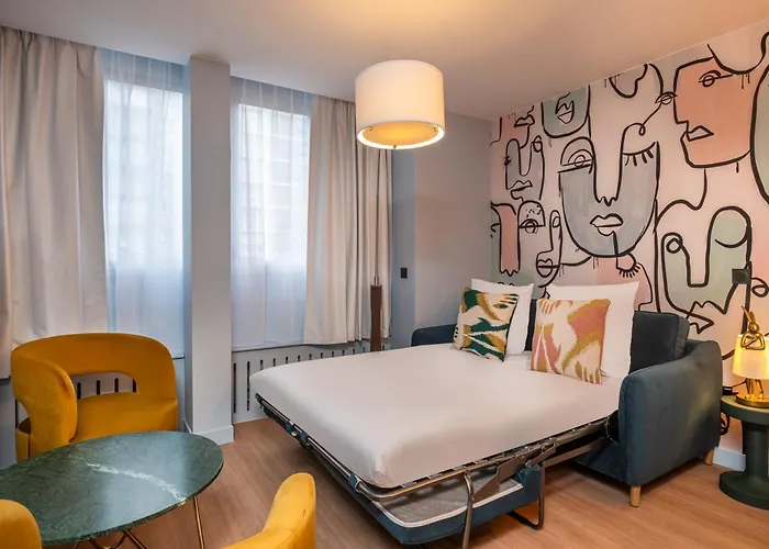 West 4* Paris